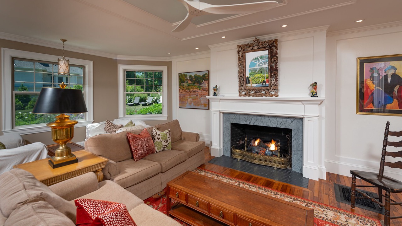 Photo of Livingroom in York Harbor