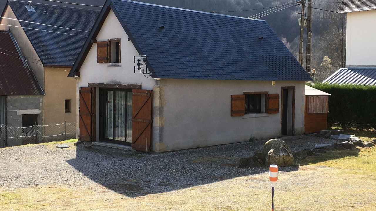 Photo of Outdoor in Campan