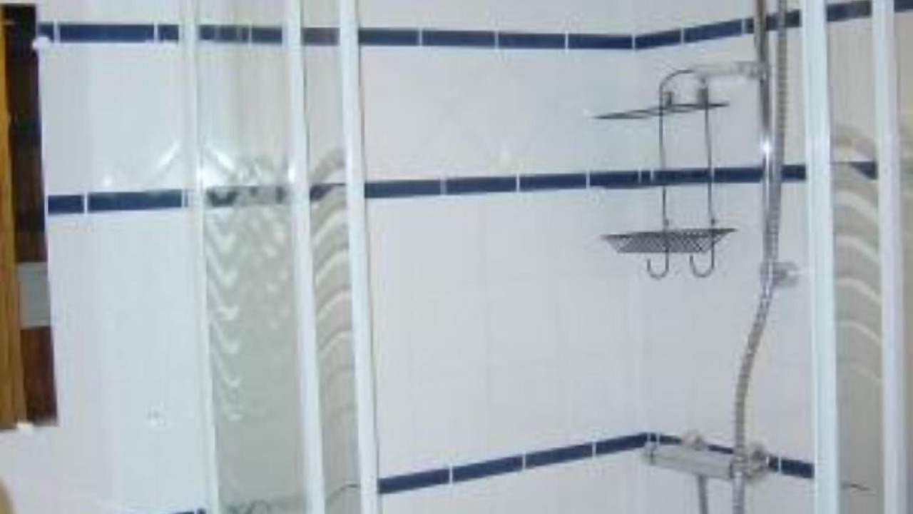 Photo of Bathroom in Campan