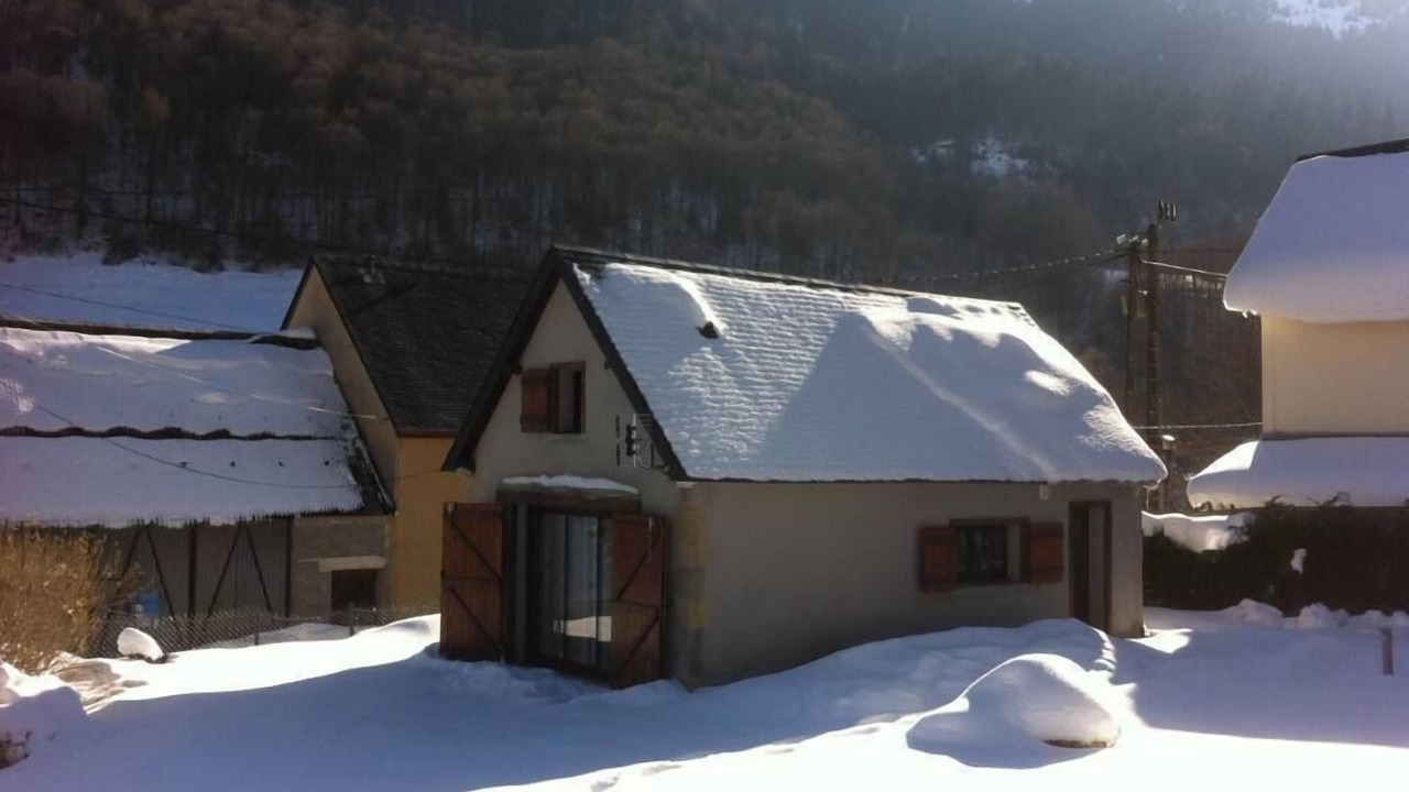 Photo of Outdoor in Campan