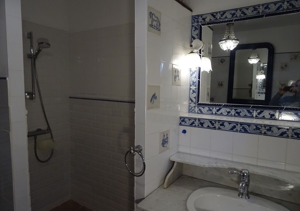 Photo of Bathroom in Haulies