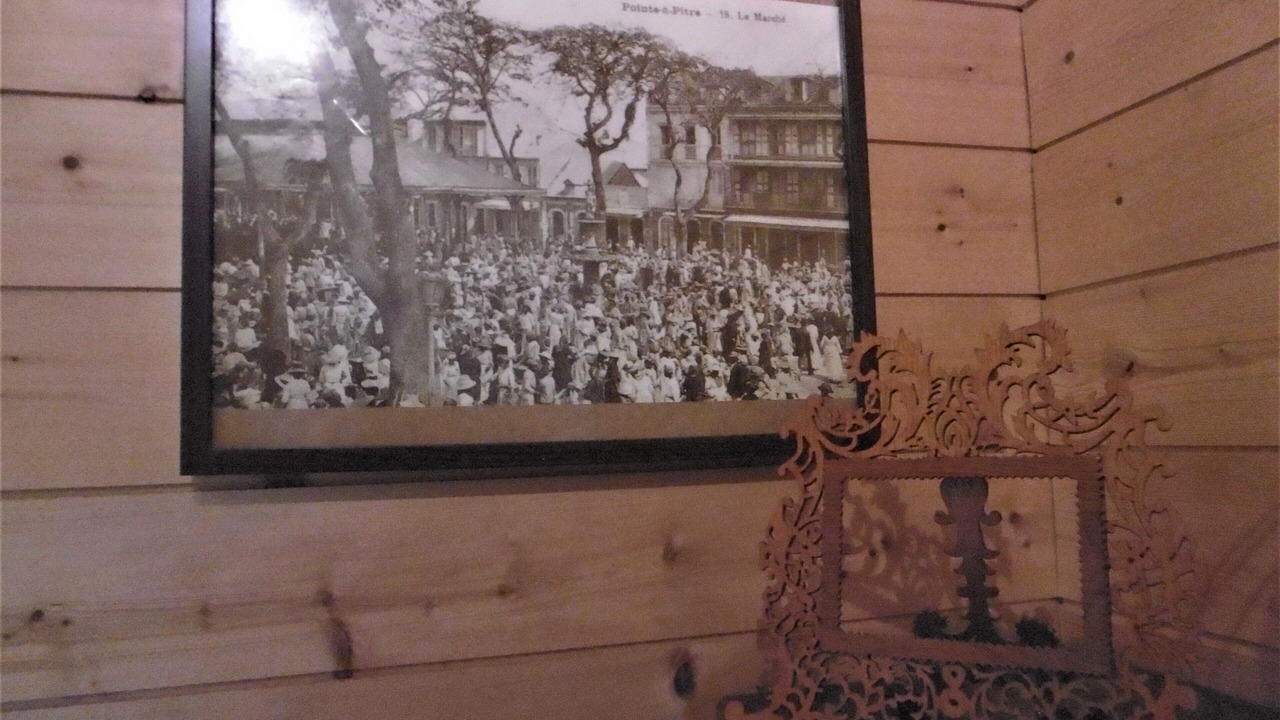 Photo of Others in Le Canon