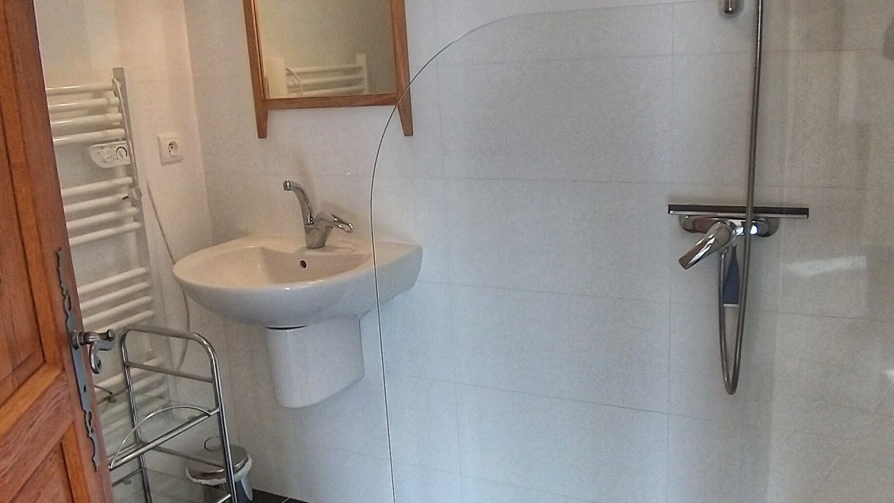 Photo of Bathroom in Cazes-Mondenard
