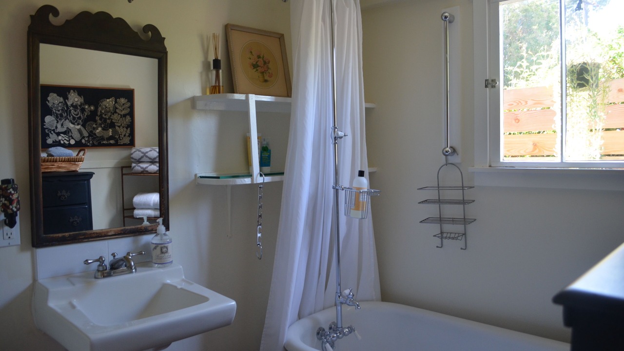 Photo of Bathroom in Oak Park