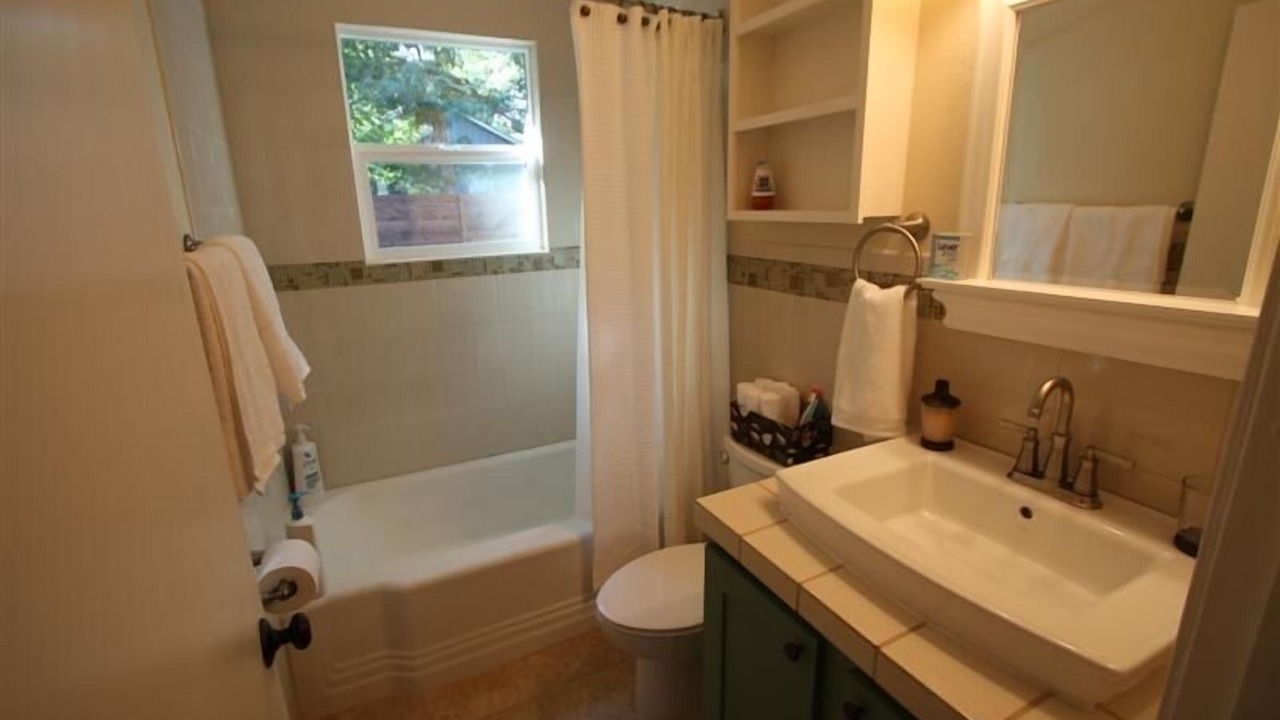 Photo of Bathroom in Bouldin