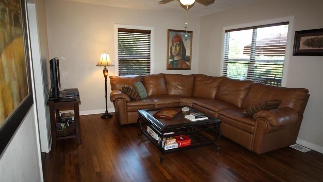 Photo of Livingroom in Bouldin