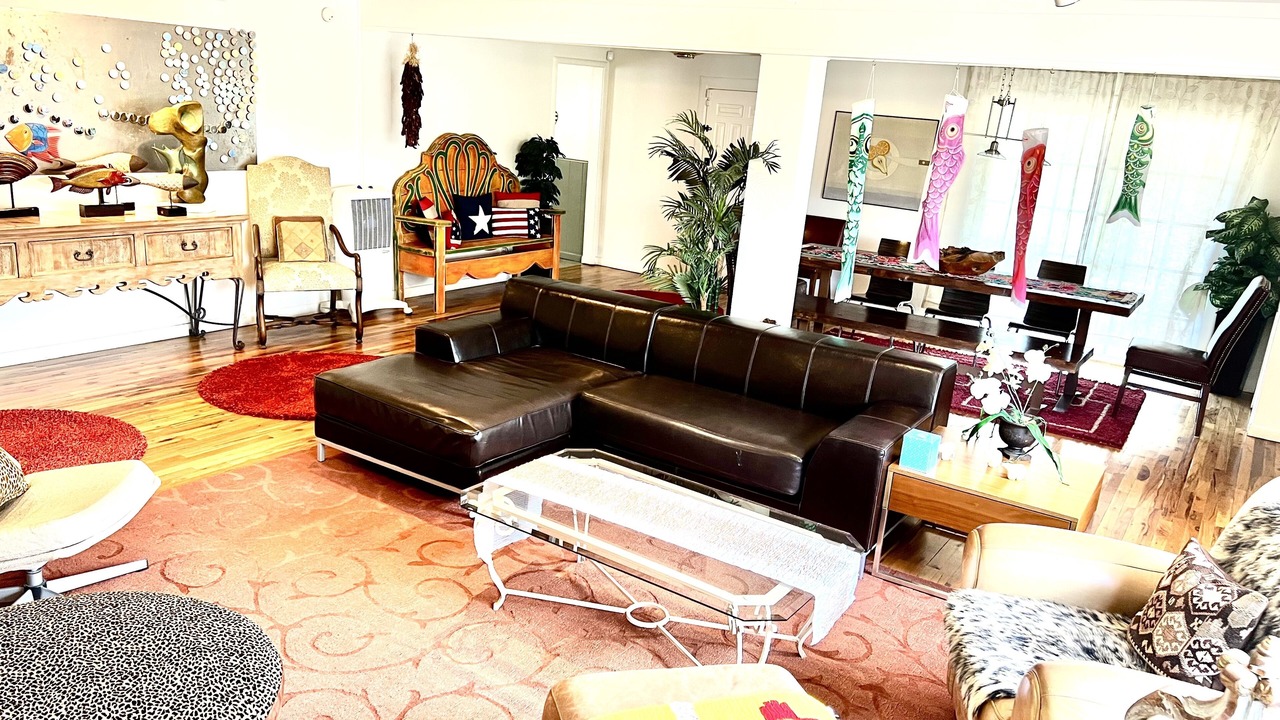 Photo of Livingroom in Northeast Santa Fe