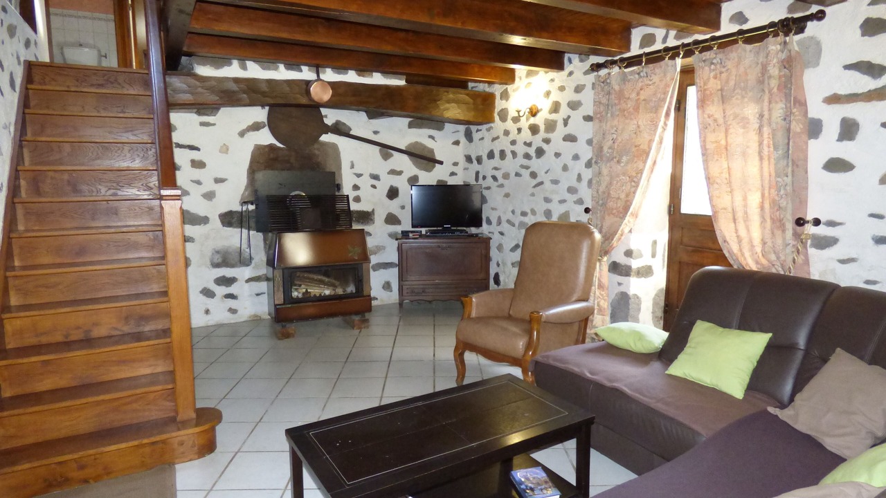 Photo of Livingroom in Saint-Etienne-de-Carlat
