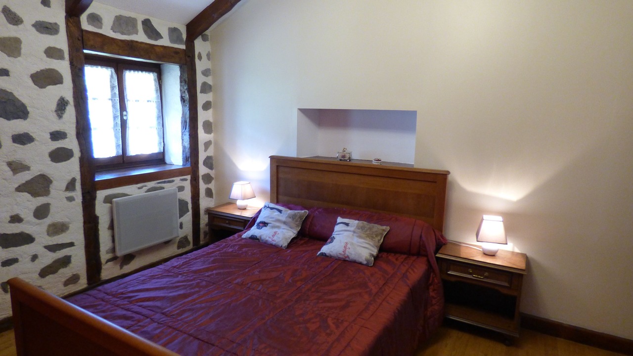 Photo of Bedroom in Saint-Etienne-de-Carlat