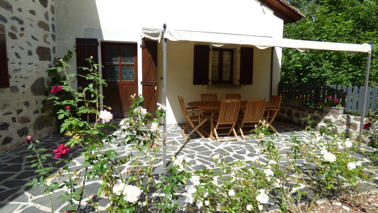 Photo of Outdoor in Saint-Etienne-de-Carlat