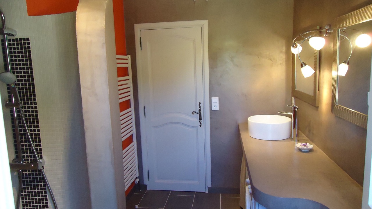 Photo of Bathroom in Chateauneuf-Val-Saint-Donat