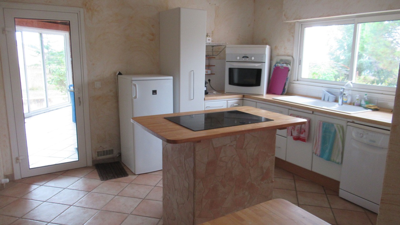 Photo of Kitchen in Castelnau-Montratier-Sainte-Alauzie