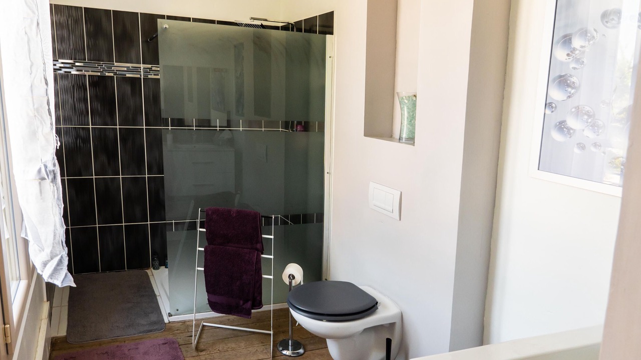Photo of Bathroom in Saint-Laurent-de-la-Cabrerisse
