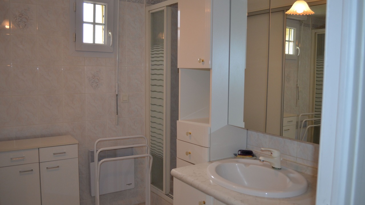 Photo of Bathroom in Bonneville-la-Louvet