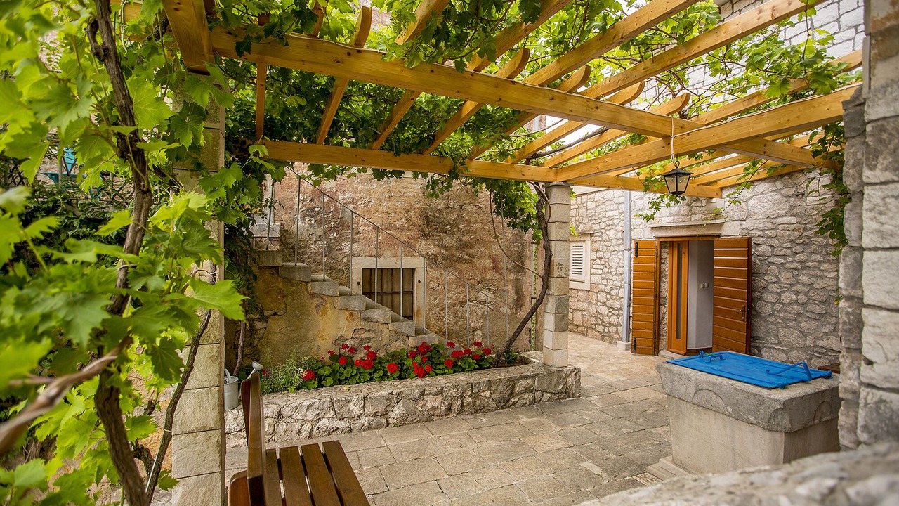 Photo of Patio Balcony in Supetar