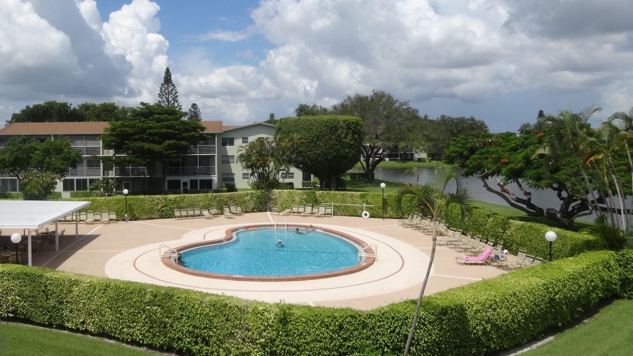 Photo of Outdoor in Hamptons at Boca Raton