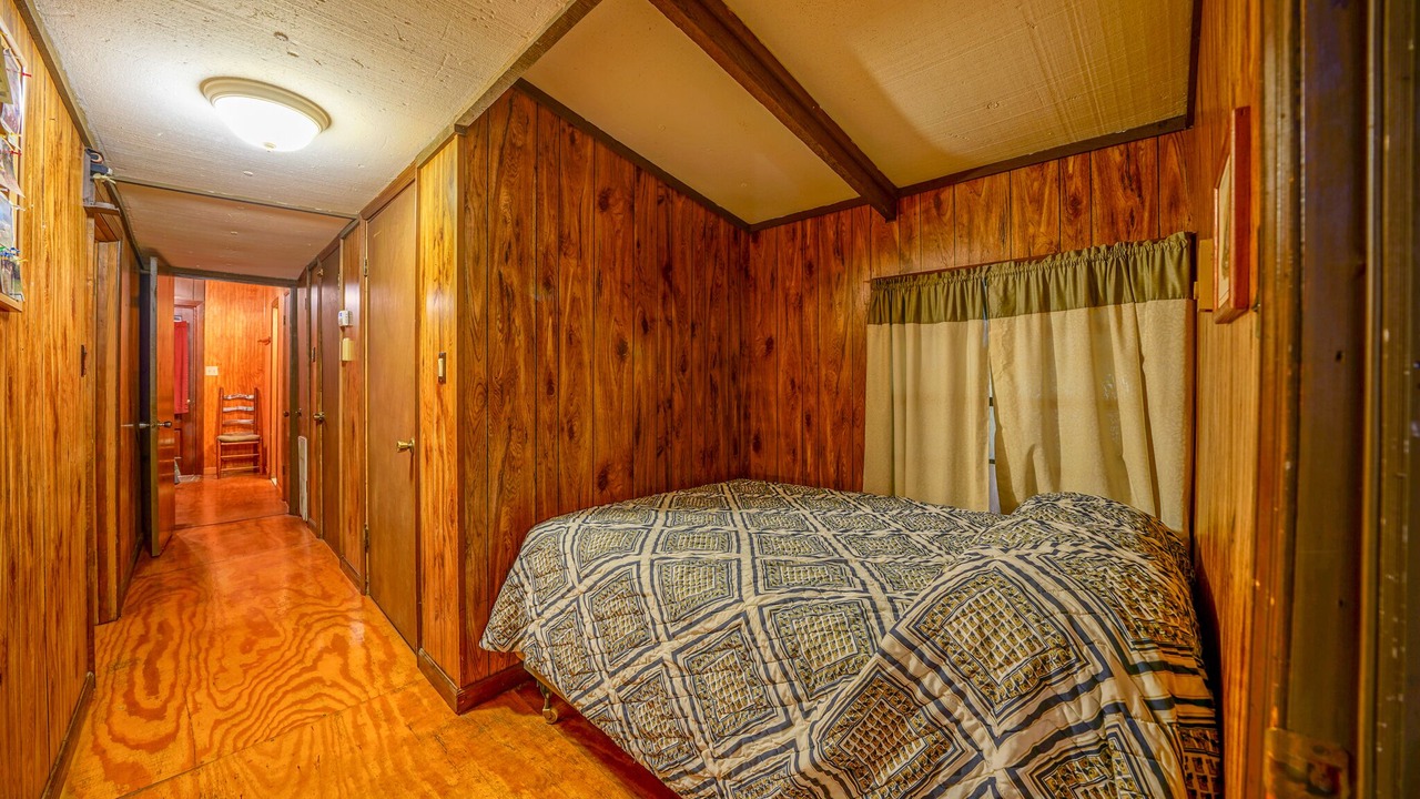Photo of Bedroom in Wilburn