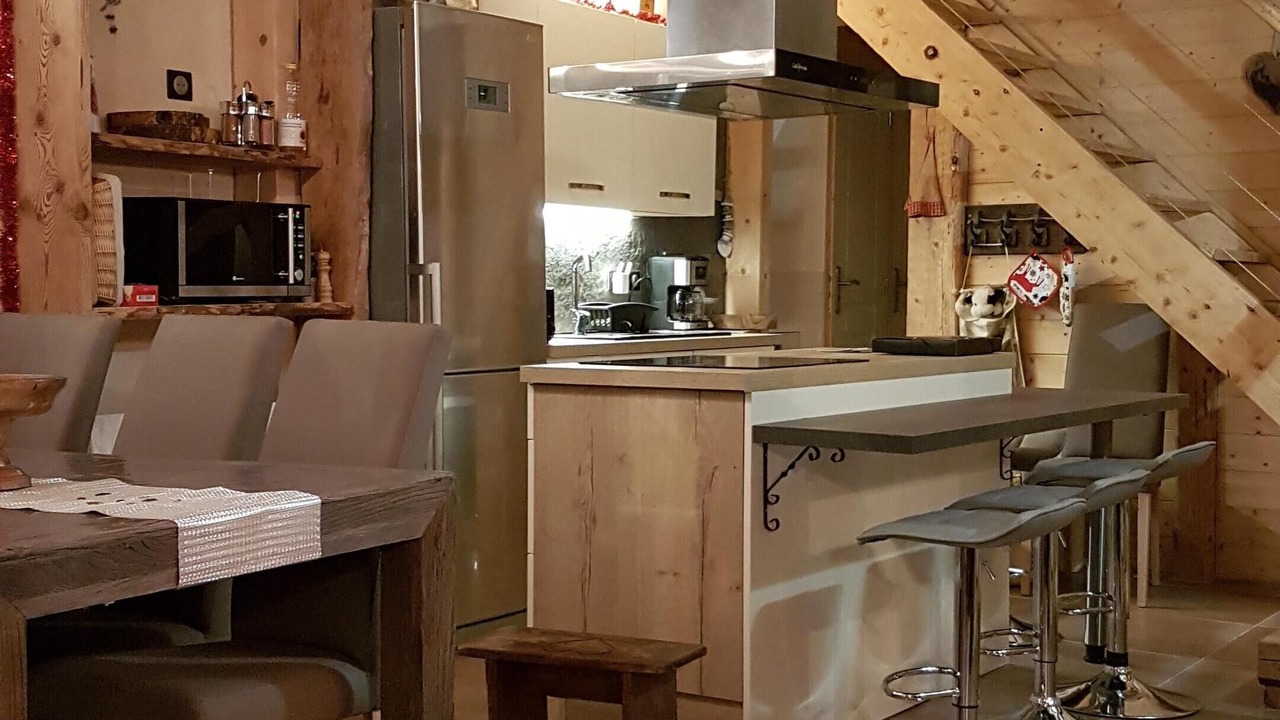 Photo of Others in Thones