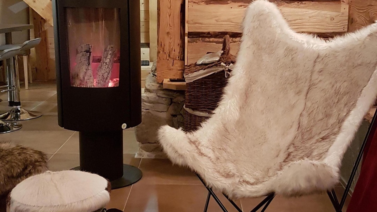 Photo of Others in Thones