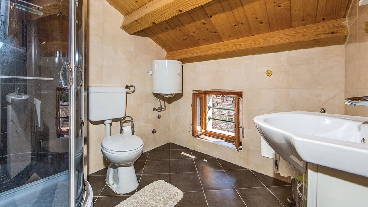 Photo of Bathroom in Fuskulin