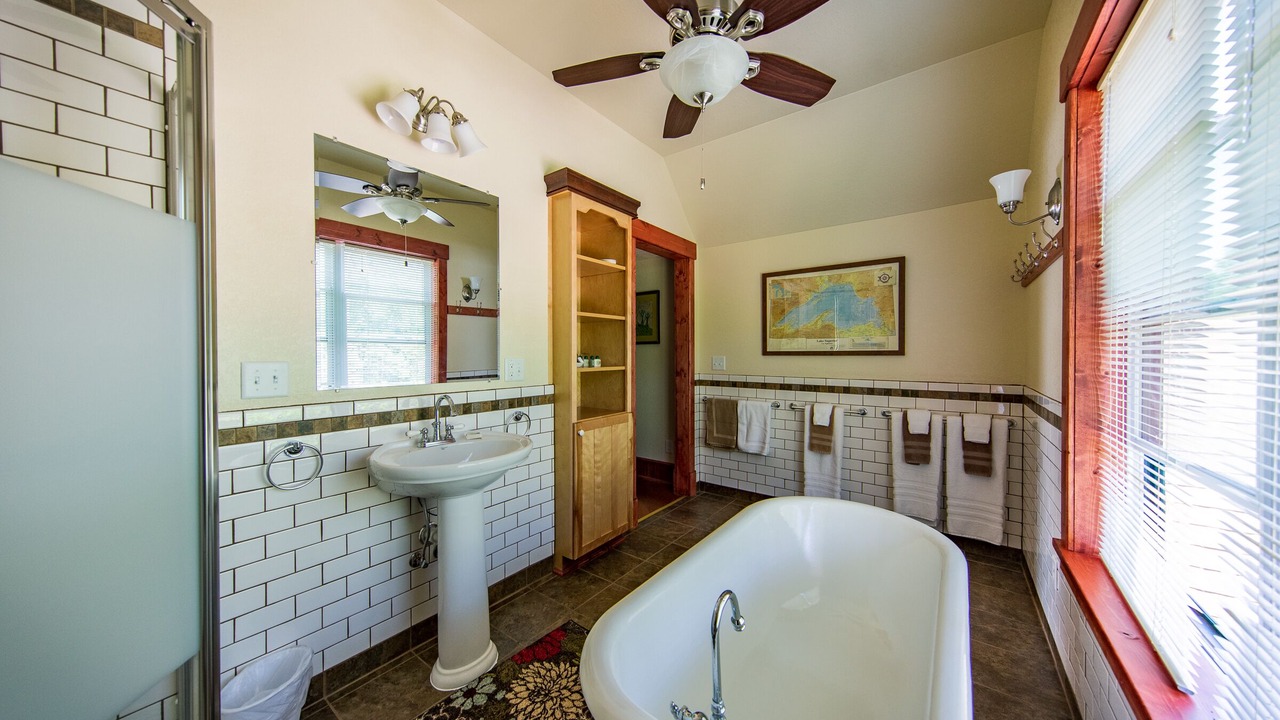 Photo of Bathroom in Croftville