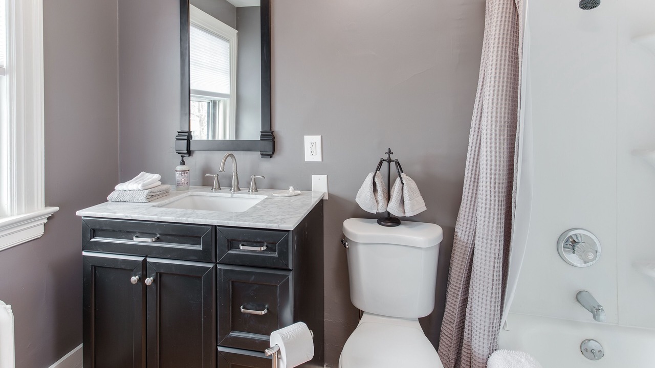 Photo of Bathroom in East Avenue