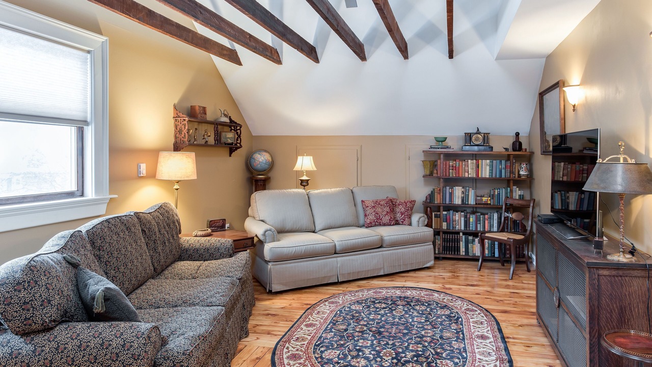 Photo of Livingroom in East Avenue