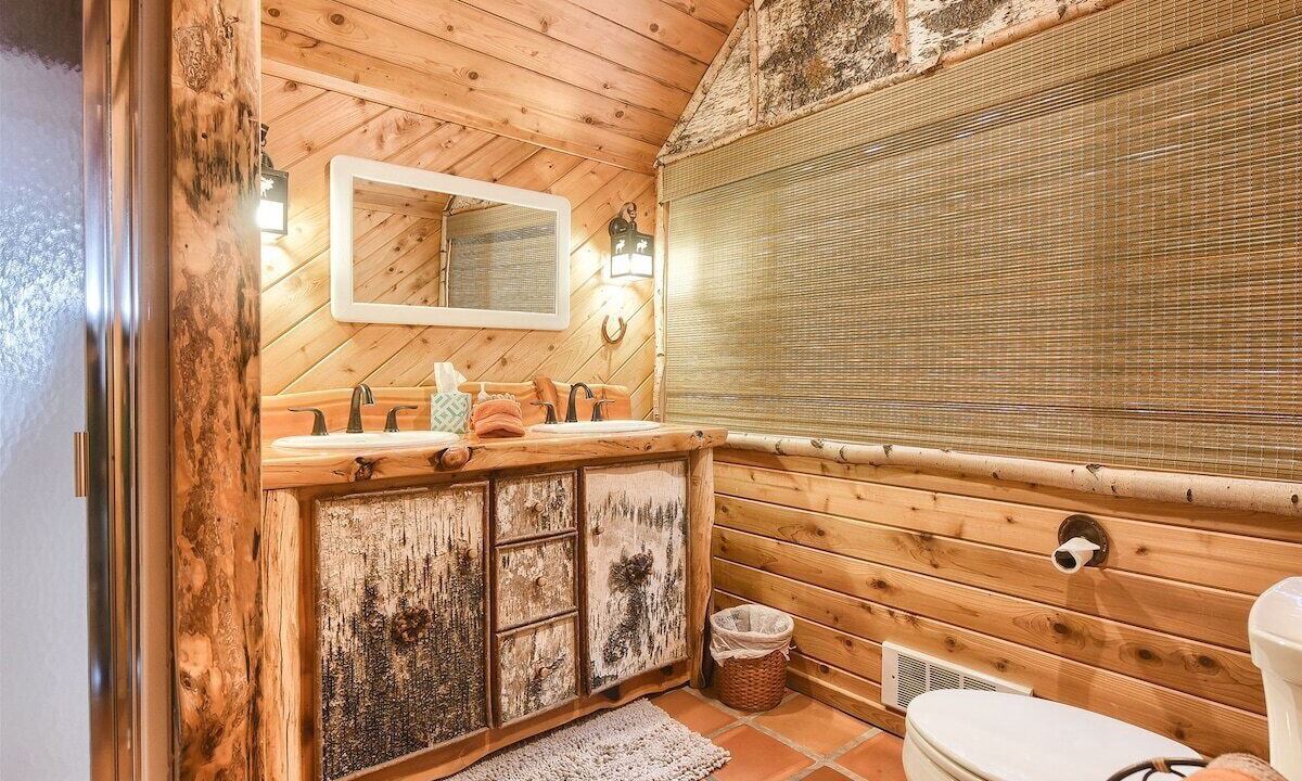 Photo of Bathroom in Lead