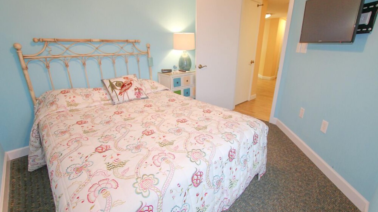 Photo of Bedroom in Arcadian Shores