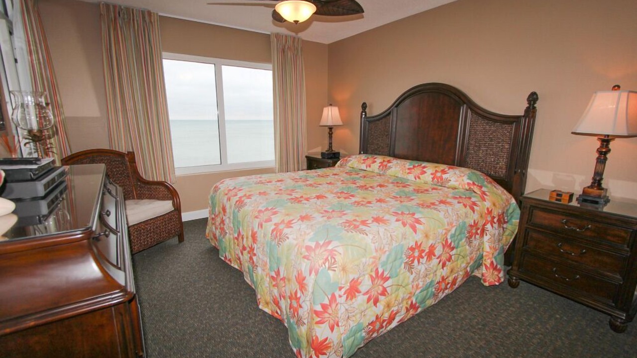 Photo of Bedroom in Arcadian Shores