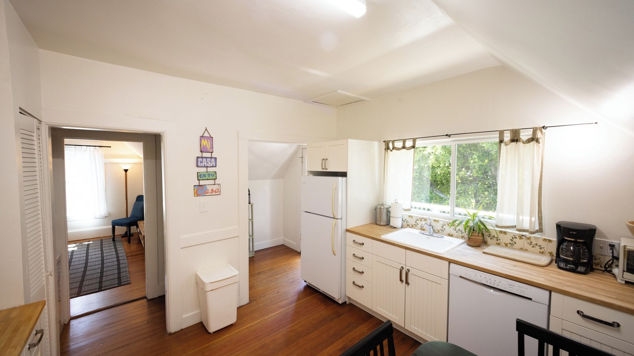 Photo of Bedroom in Downtown Berkeley