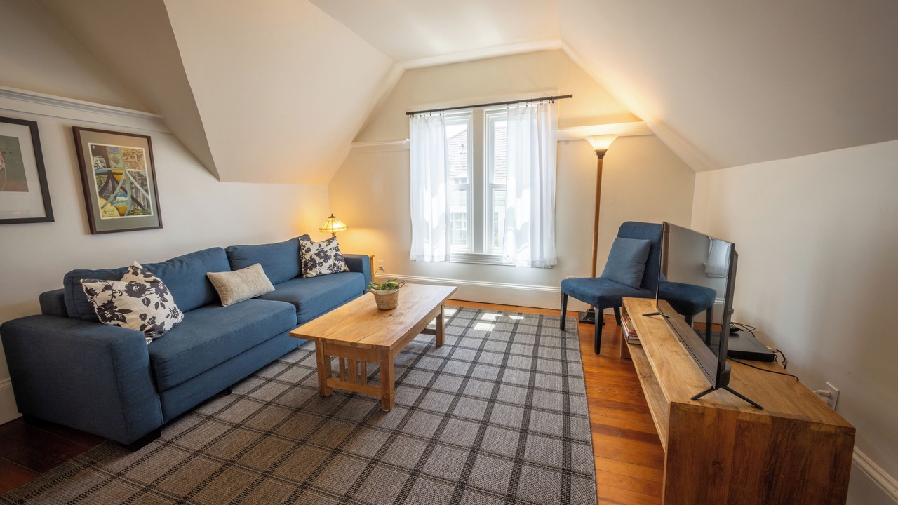 Photo of Bedroom in Downtown Berkeley