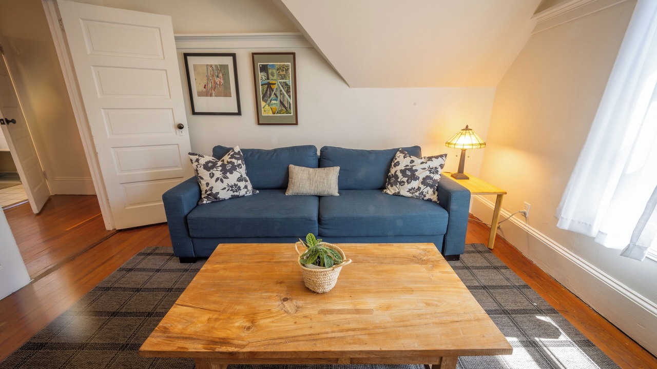 Photo of Livingroom in Downtown Berkeley