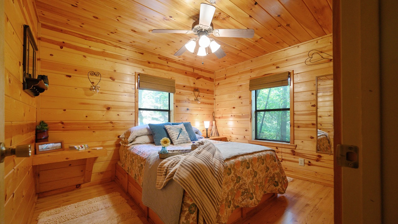 Photo of Bedroom in Smithville