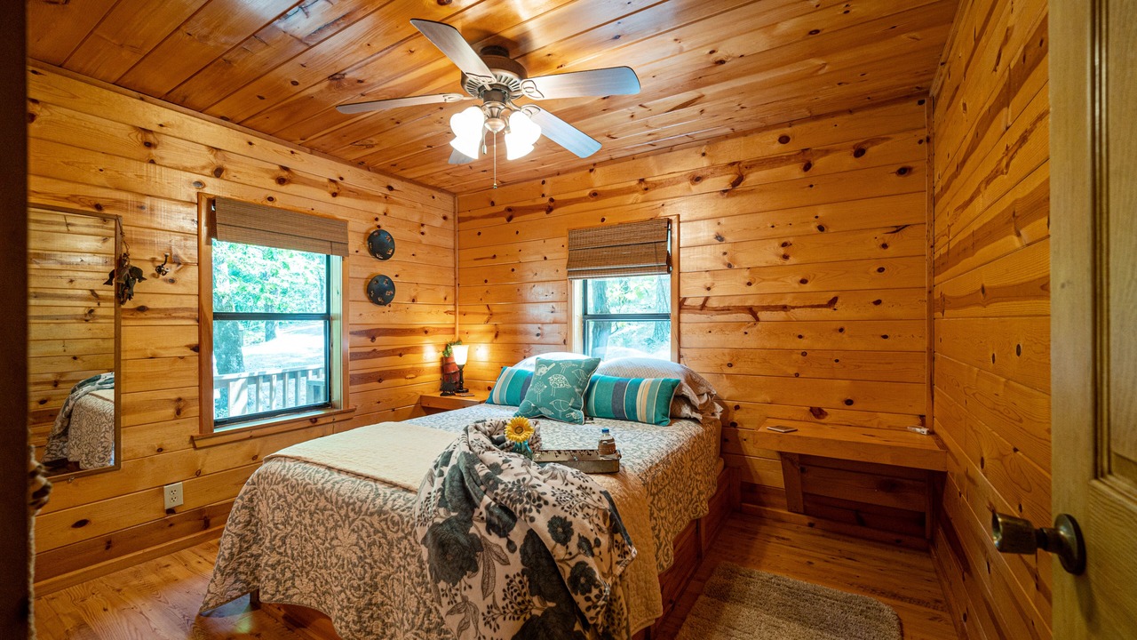 Photo of Bedroom in Smithville