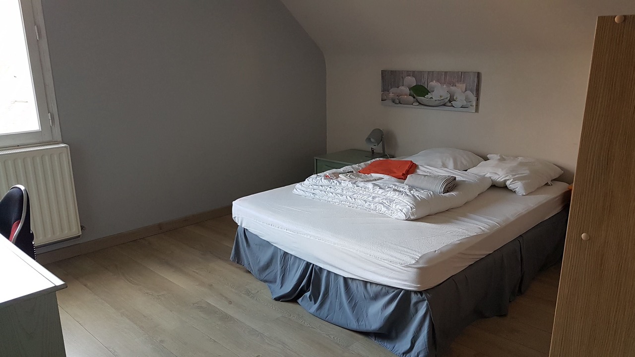 Photo of Bedroom in Lee