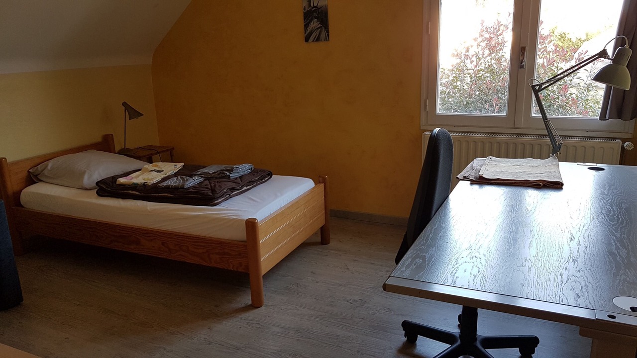 Photo of Bedroom in Lee