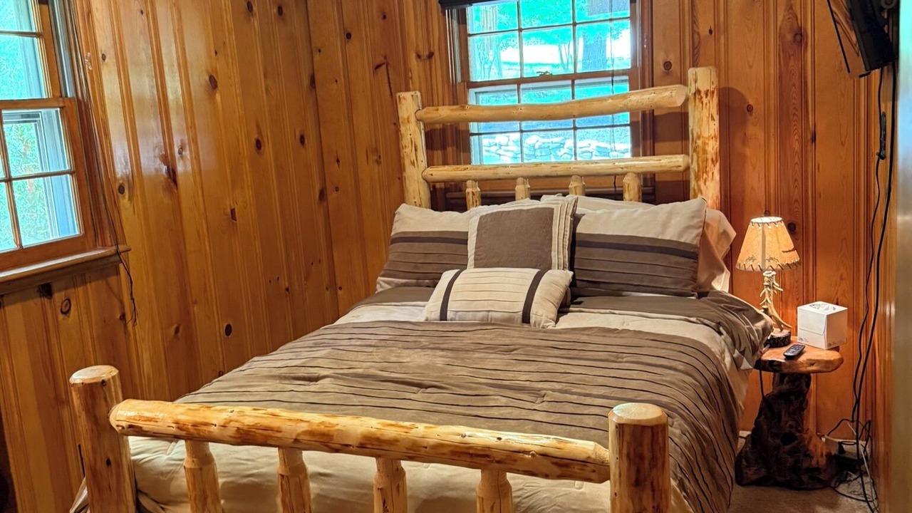 Photo of Bedroom in Greentown