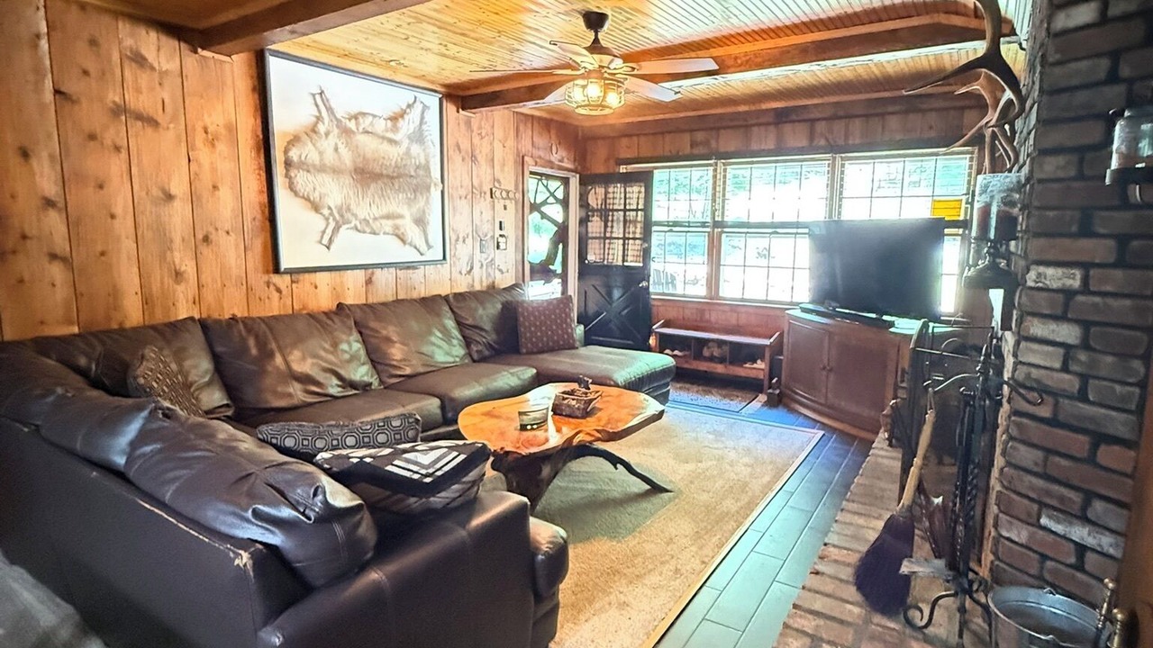 Photo of Livingroom in Greentown