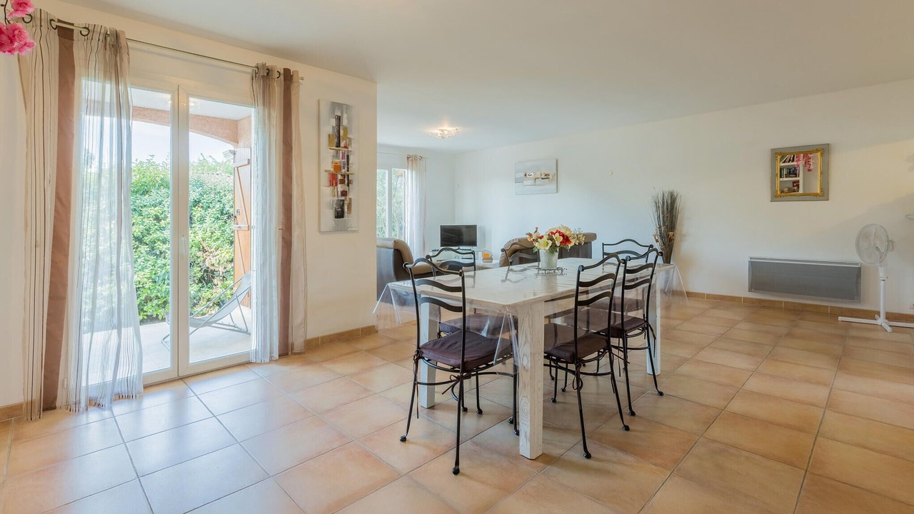 Photo of Bedroom in Cessenon-sur-Orb