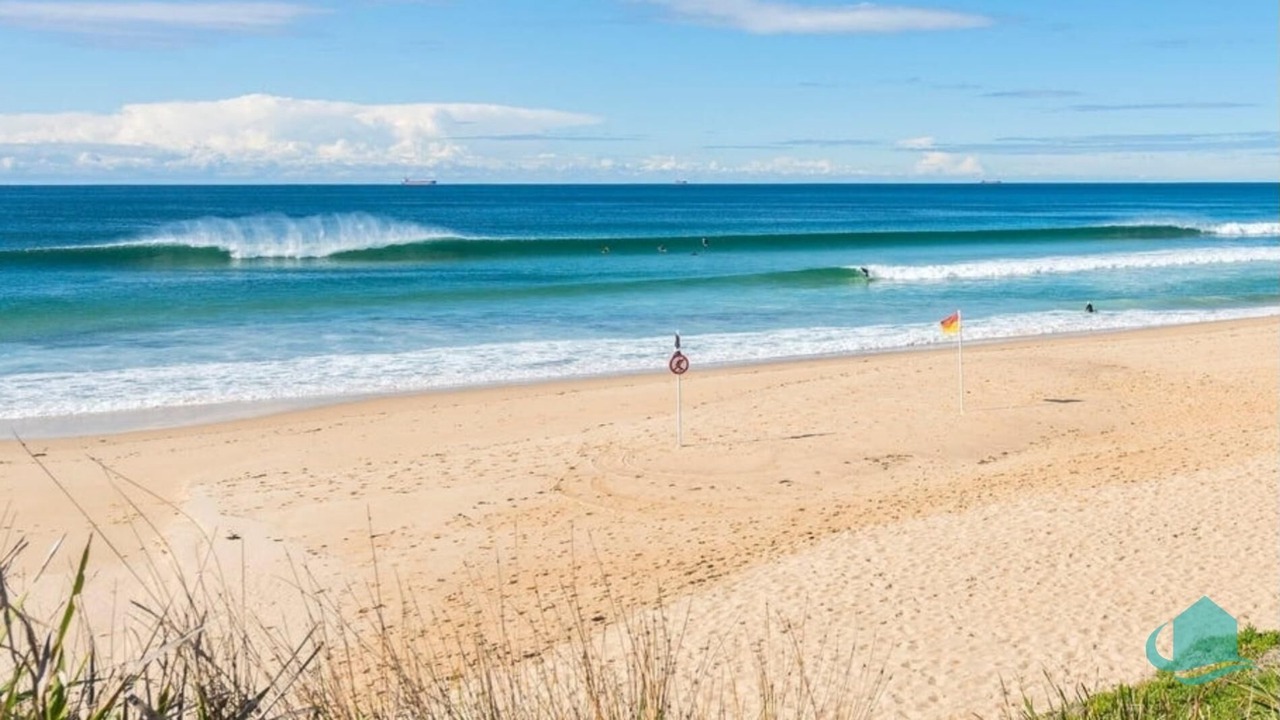 Photo of Others in Caves Beach