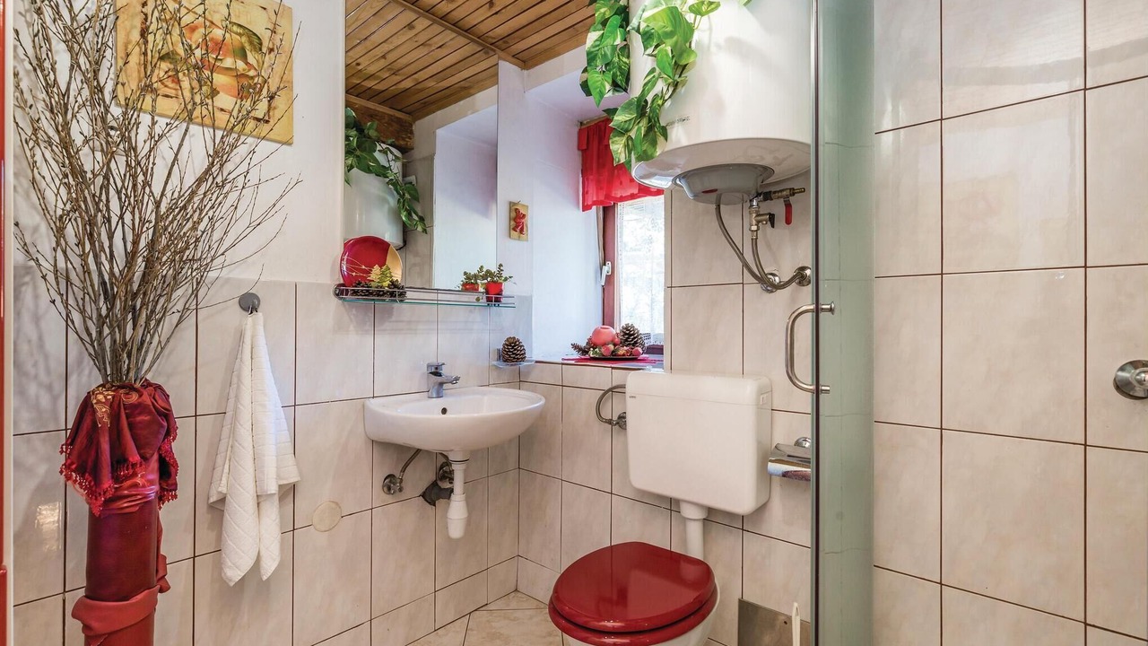 Photo of Bathroom in Lic