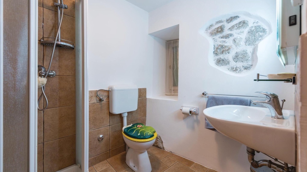 Photo of Bathroom in Marceljani