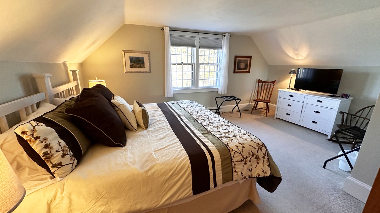 Photo of Bedroom in West of Town