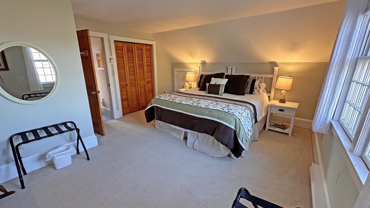 Photo of Bedroom in West of Town