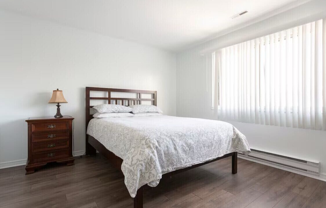Photo of Bedroom in Cote-Saint-Luc