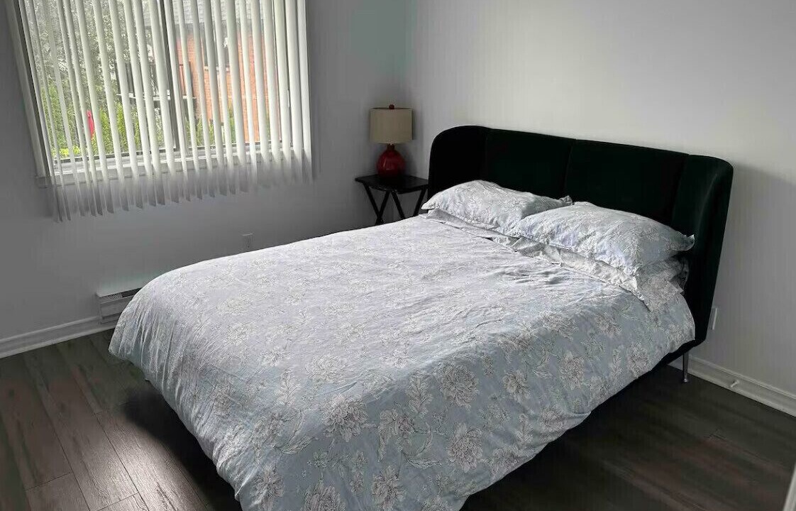 Photo of Bedroom in Cote-Saint-Luc