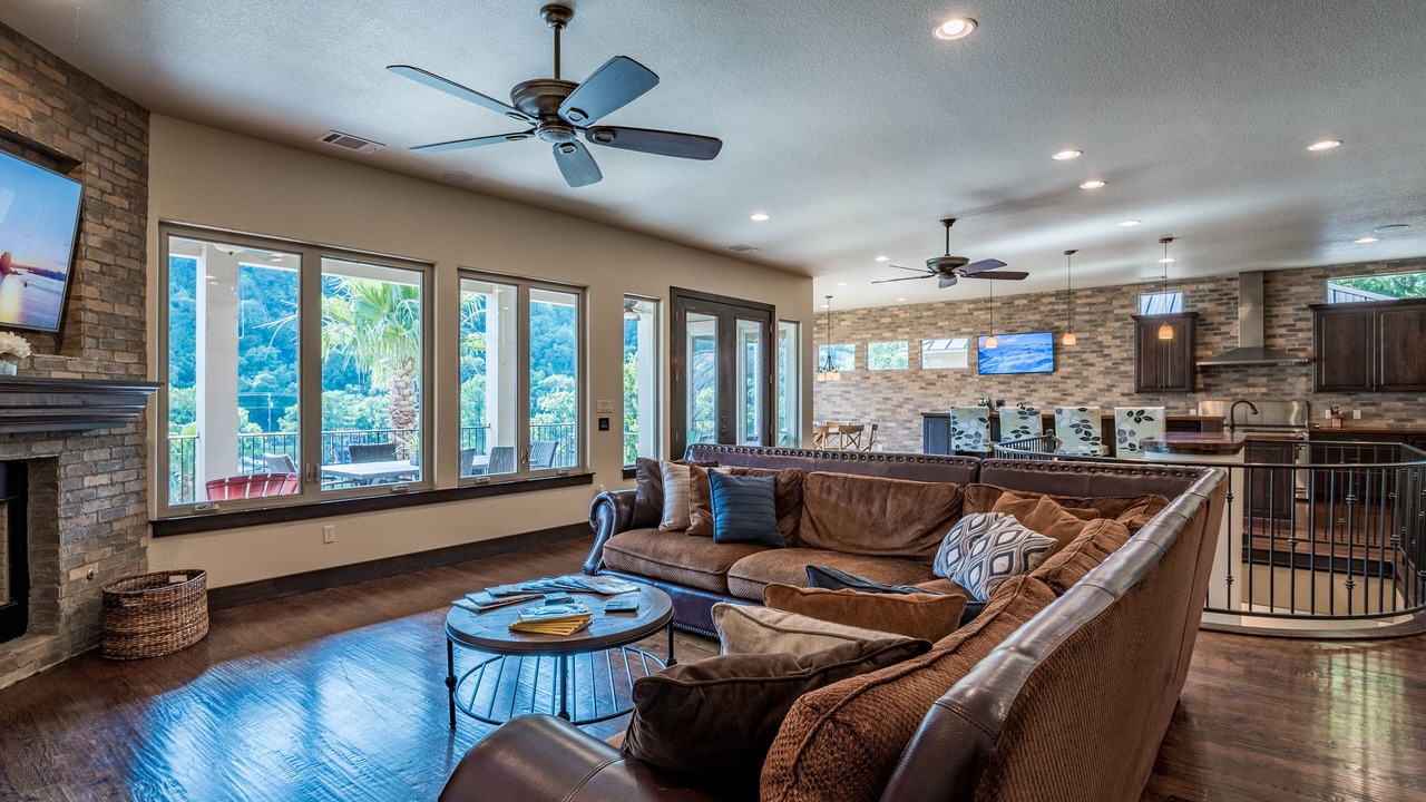 Photo of Livingroom in Montview Harbor