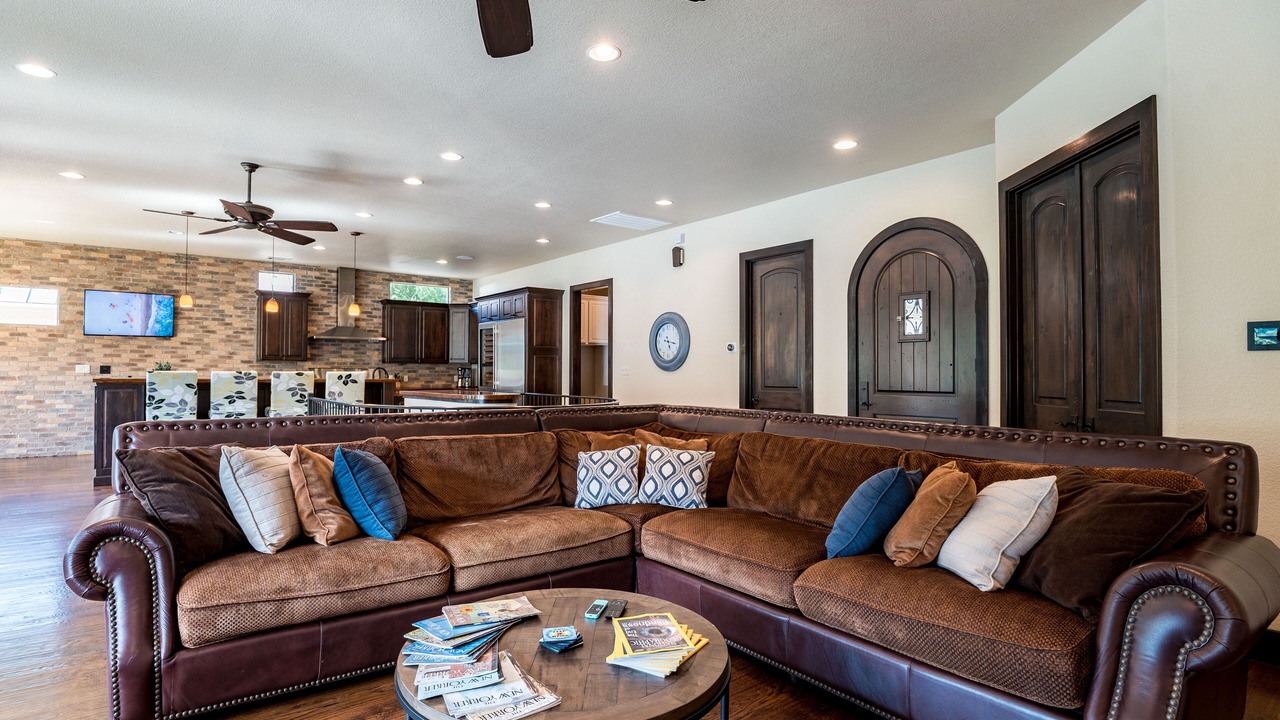 Photo of Livingroom in Montview Harbor