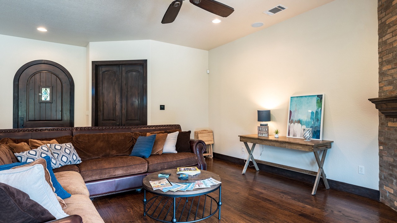 Photo of Livingroom in Montview Harbor
